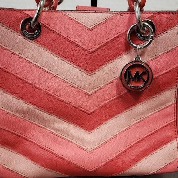 MICHAEL Michael Kors Cynthia North South Satchel Chevron Coral 2 way bag - Picture 1 of 8